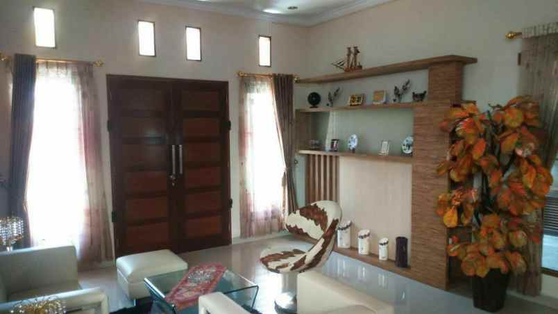 rumah luas gunung batu dekat pasteur bandung