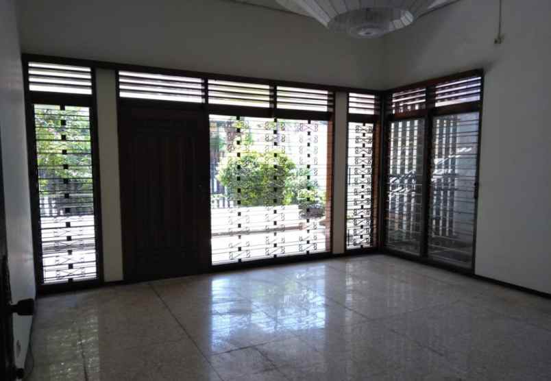 rumah manyar kertoarjo strategis