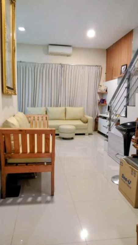 rumah manyar surabaya siap huni 2 lantai hook nego