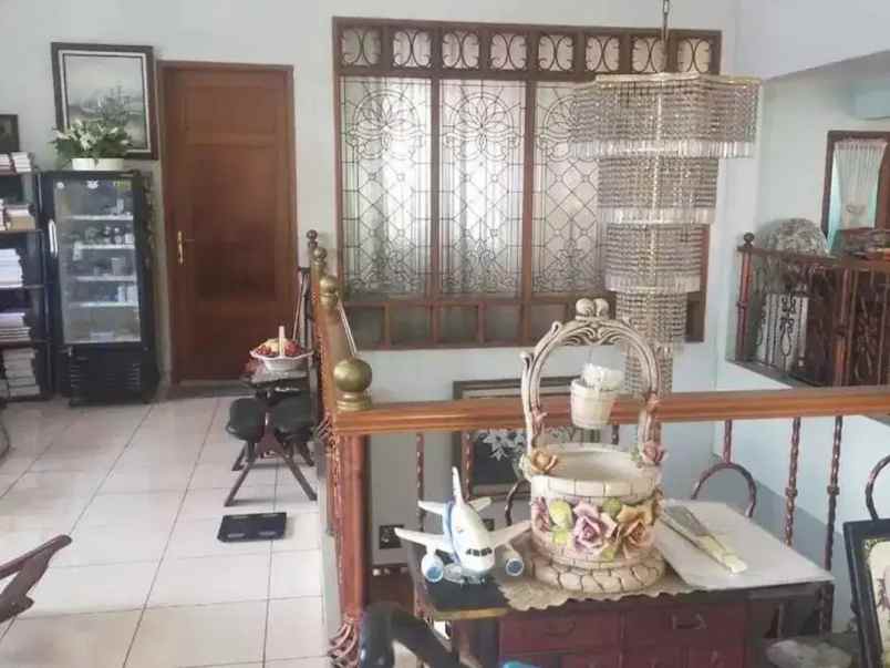 rumah megah di taman bougenvile caman raya jatibening