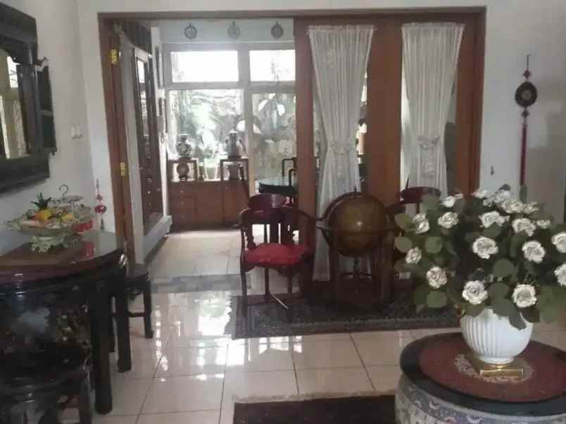 rumah megah di taman bougenvile caman raya jatibening
