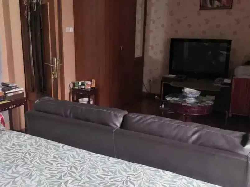 rumah megah di taman bougenvile caman raya jatibening