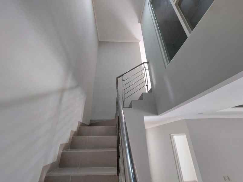 rumah mewah 2 lantai dalam cluster premium prambanan