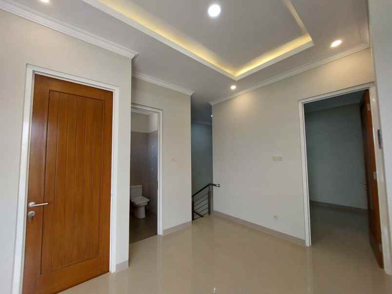 rumah mewah 2 lantai dalam cluster premium prambanan