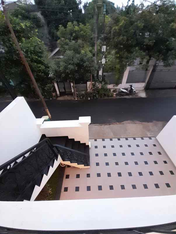 rumah mewah 3 lantai full at jagakarsa jakarta selatan