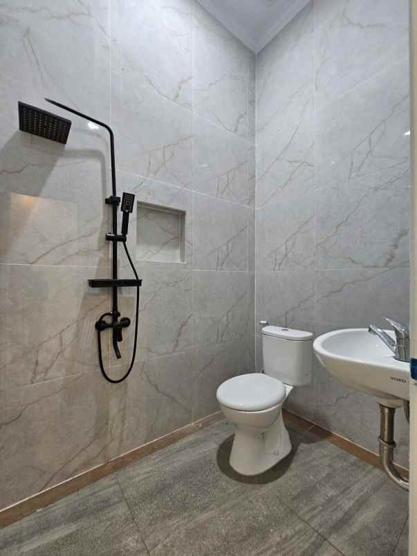 rumah mewah american classic di jagakarsa jaksel