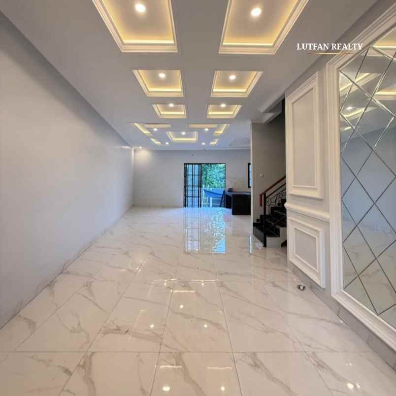 rumah mewah dalam komplek jagakarsa