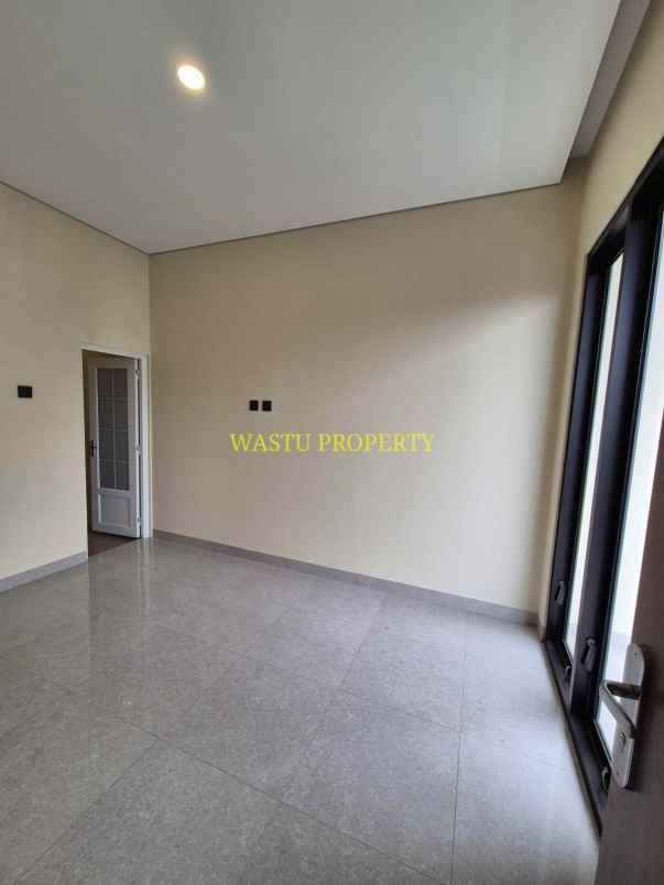 rumah mewah dalam komplek sidoarum dekat jalan godean