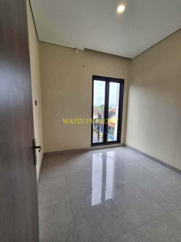 rumah mewah dalam komplek sidoarum dekat jalan godean