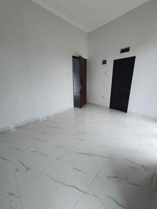 rumah mewah dinding bata merah di cimanggis depok