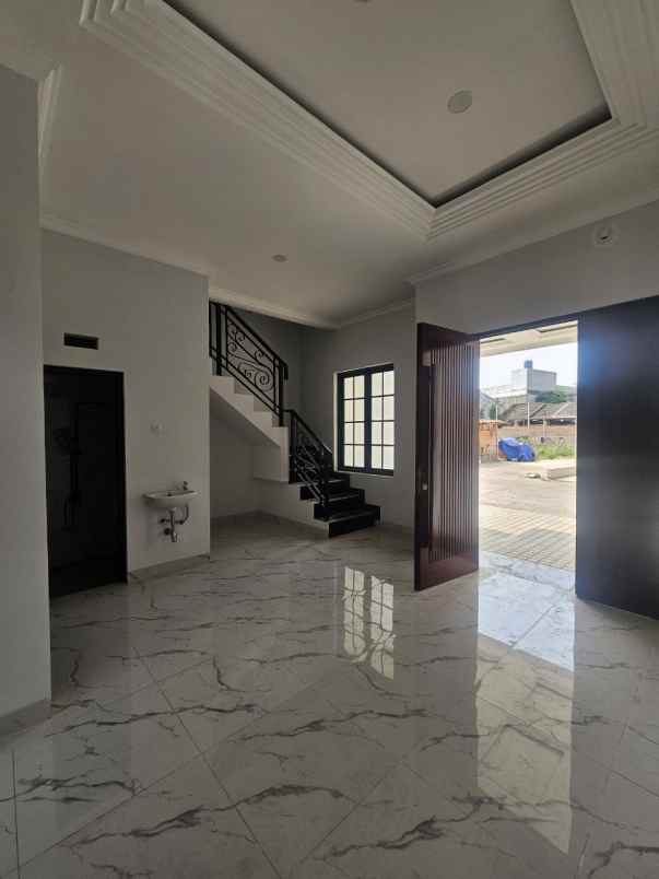 rumah mewah dinding bata merah di cimanggis depok