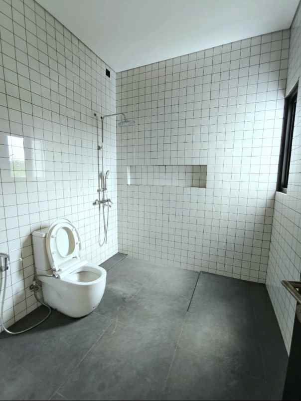 rumah mewah sial huni dekat tol buah batu kota bandung