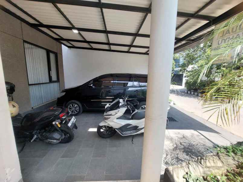 rumah mewah siap huni dekat unesa ketintang surabaya