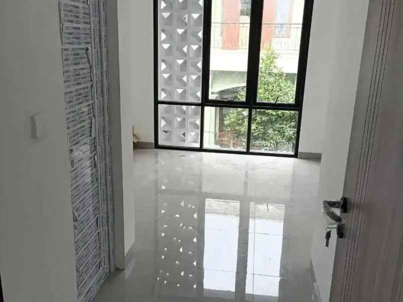 rumah minimalis baru fresh di pondok bambu duren sawit