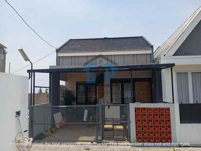 rumah minimalis cluster karyawangi view asri