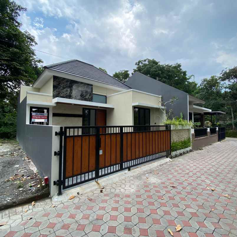 rumah minimalis siap huni utara jl gito gati