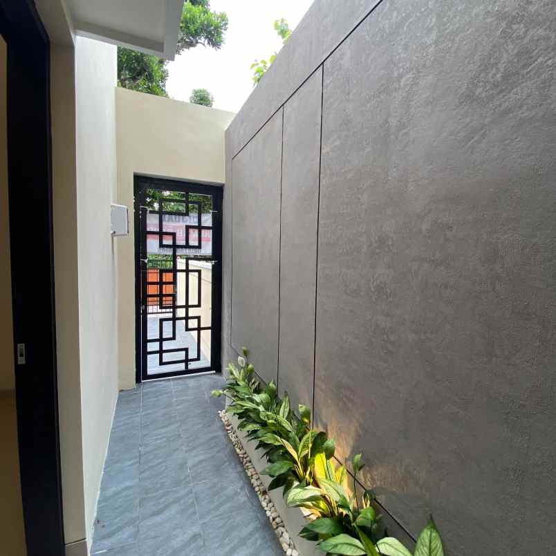 rumah minimalis siap huni utara jl gito gati