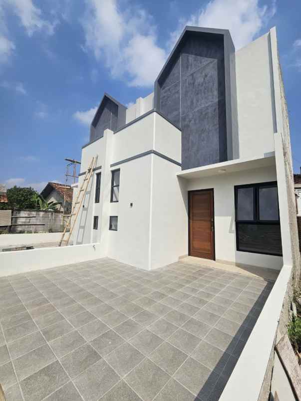 rumah modern dekat grand depok city