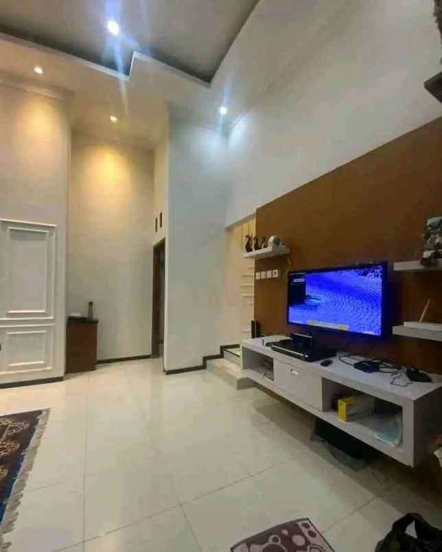 rumah modern luas siap huni dan strategis