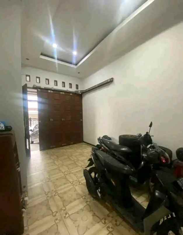 rumah modern luas siap huni dan strategis