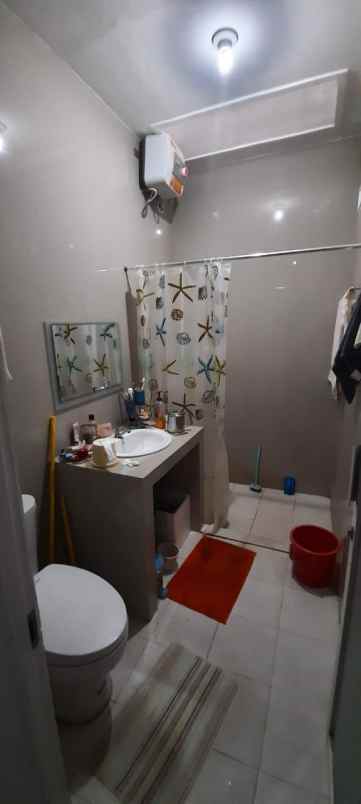 rumah modern minimalis 3 kav jadi 1 di pandanwangi