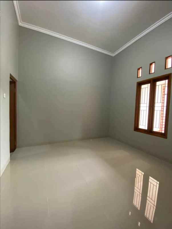 rumah modern minimalis bebas banjir lokasi strategis