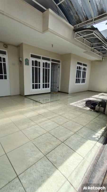 rumah modern siap huni lokasi sulfat malang