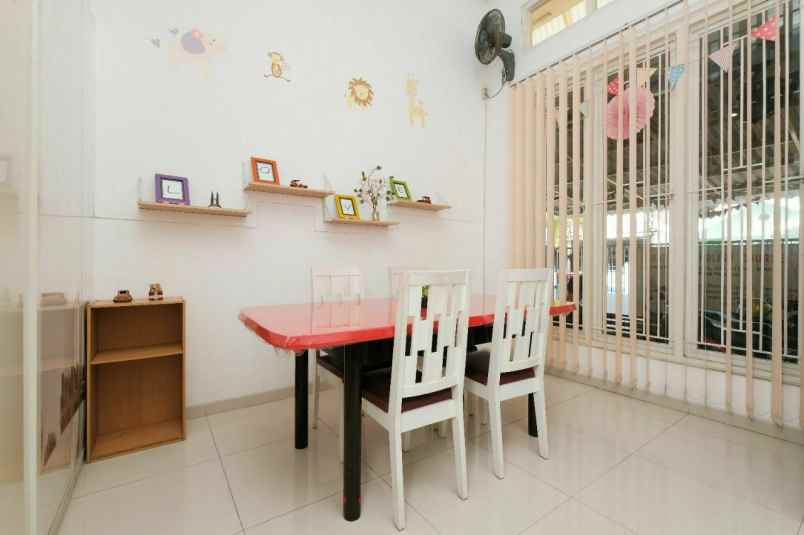 rumah nirwana eksekutif row jalan 6 meter