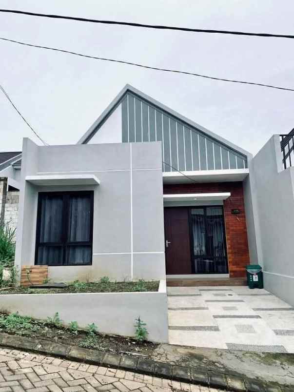 rumah nuansa villa harga 300 jutaan lokasi kota batu