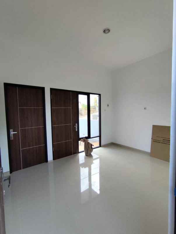 rumah nuansa villa harga 300 jutaan lokasi kota batu