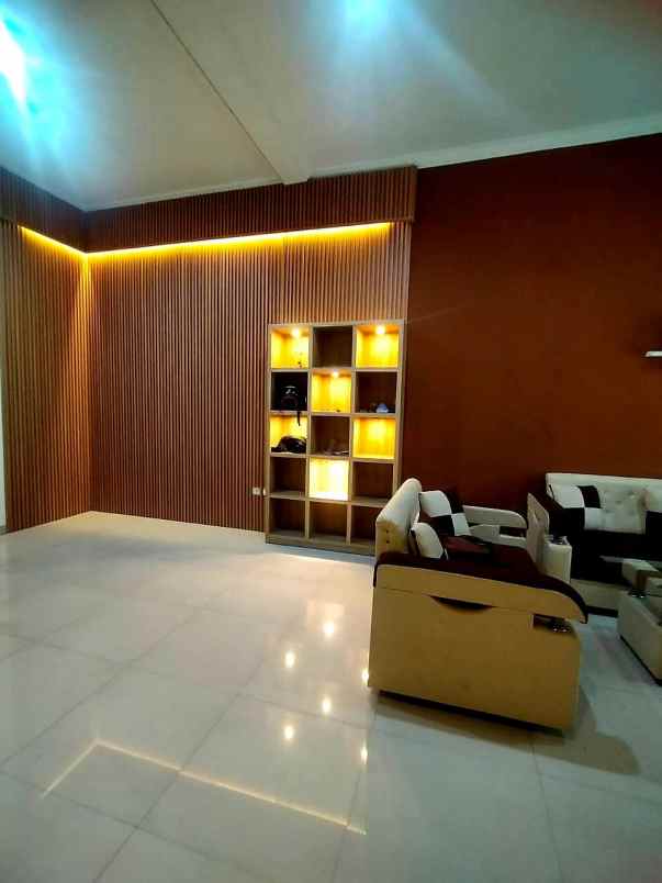 rumah nyaman strategis di arcmanik tengah kota bandung