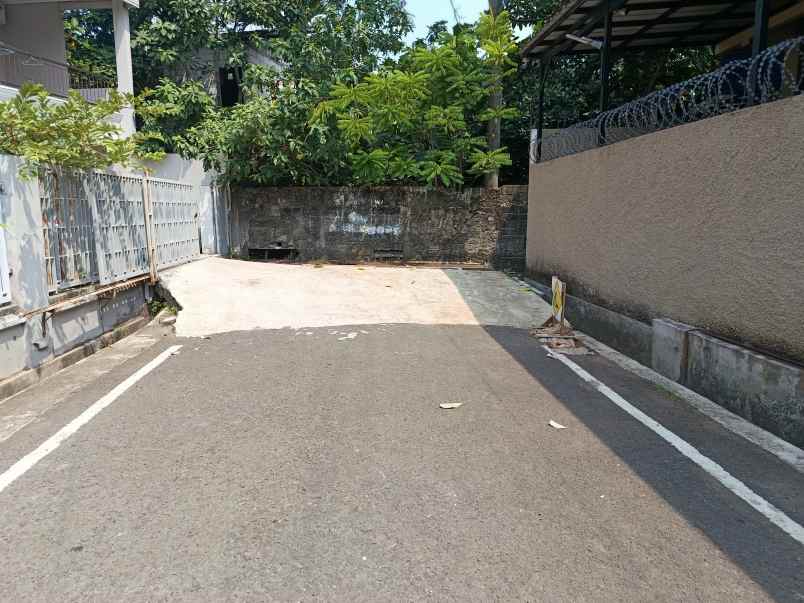 rumah pesanggrahan jakarta selatan