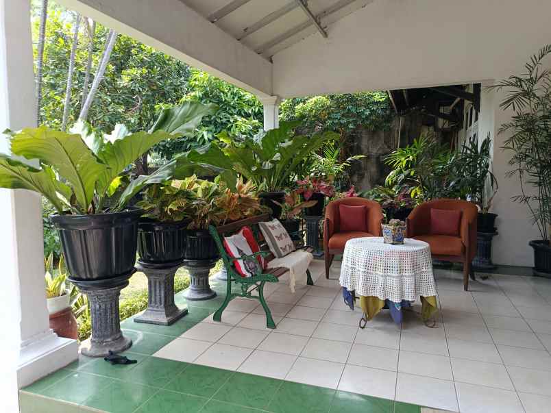 rumah pesanggrahan jakarta selatan