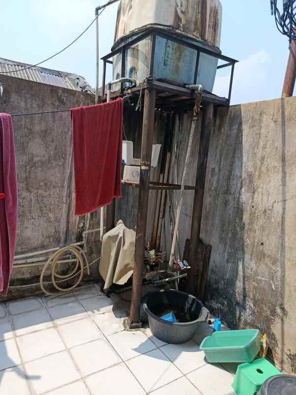 rumah pesanggrahan jakarta selatan