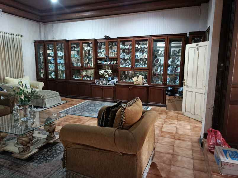 rumah pesanggrahan jakarta selatan