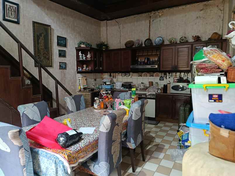rumah pesanggrahan jakarta selatan