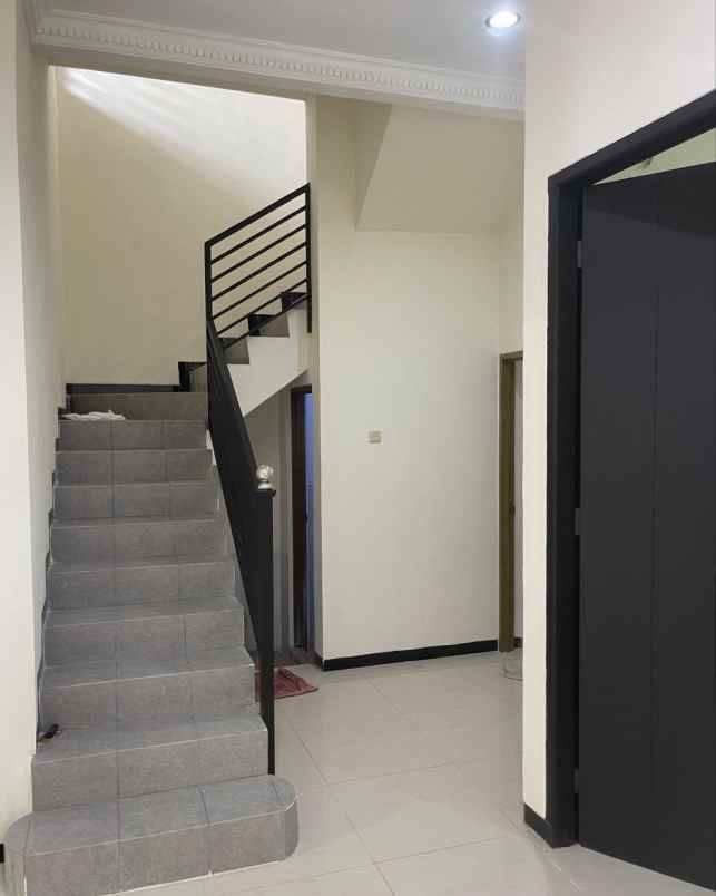 rumah puri asri pakuwon city minimalis siap huni