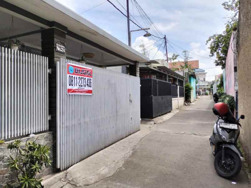 rumah sangkuriang dekat stadion ada kolam renang anak