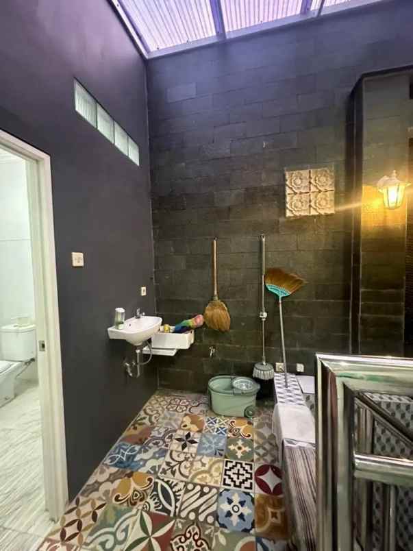 rumah sangkuriang dekat stadion ada kolam renang anak