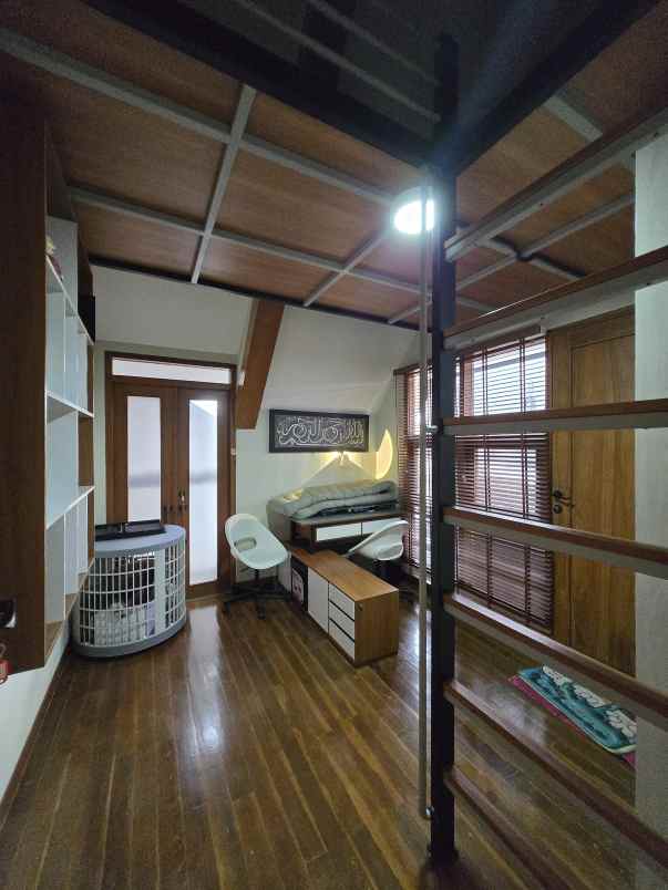 rumah second di area terbaik rawamangun jaktim