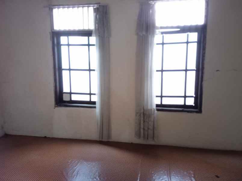 rumah second hitung tanah strategis di beji depok