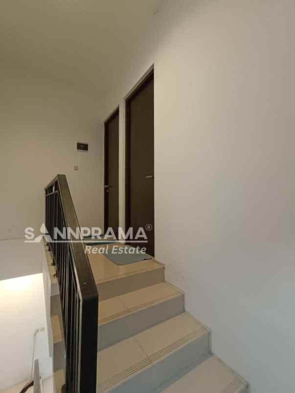 rumah second murah hook dekat tol disawangan depok