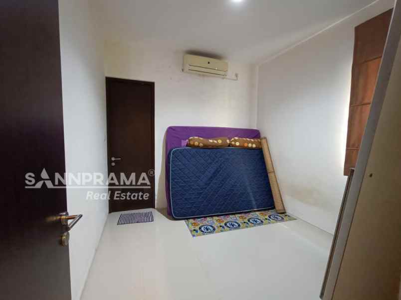 rumah second murah hook dekat tol disawangan depok