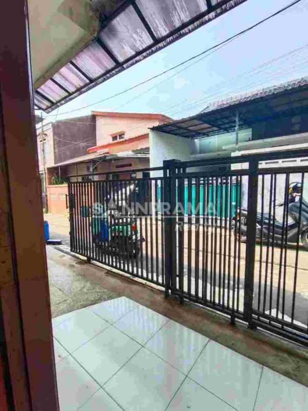 rumah second murah strategis di limo depok