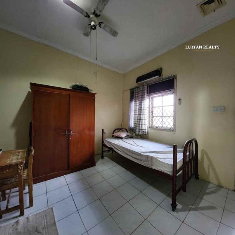 rumah secondary dalam komplek pondok gede