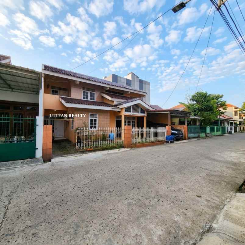 rumah secondary dalam komplek pondok gede