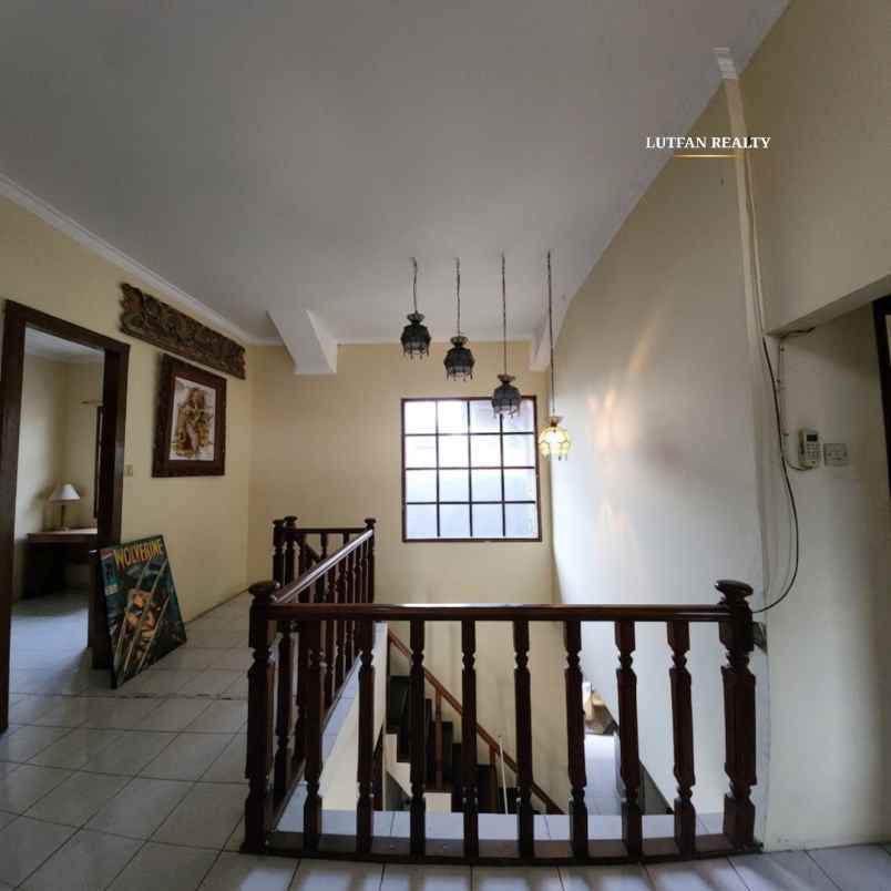 rumah secondary dalam komplek pondok gede