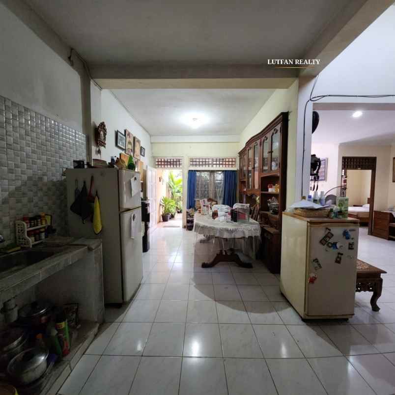 rumah secondary dalam komplek pondok gede