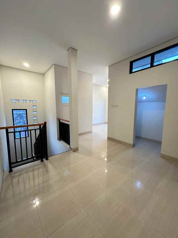 rumah siap huni 2 lantai dekat smk nasional di berbah