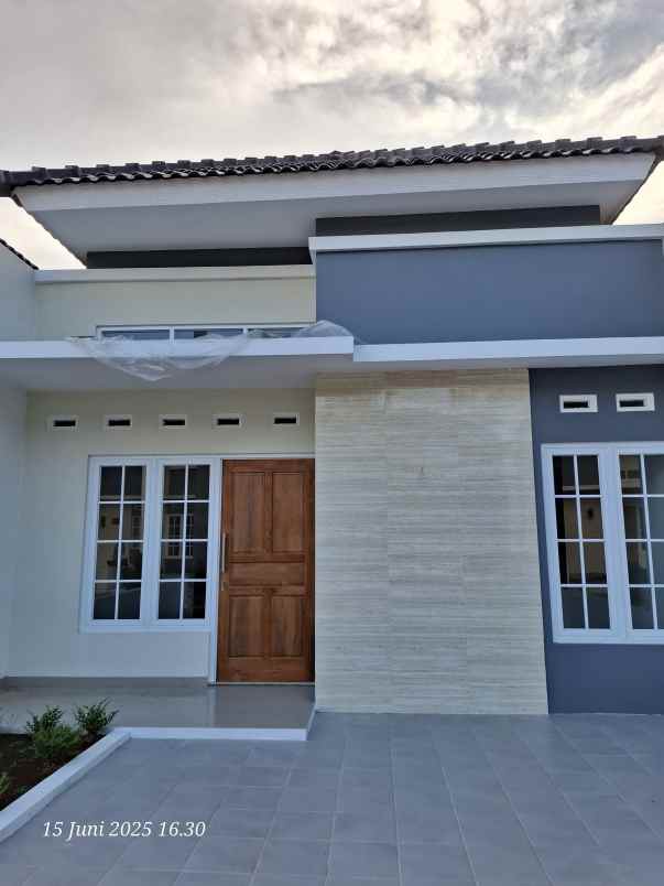 rumah siap huni dalam cluster di banyumanik semarang